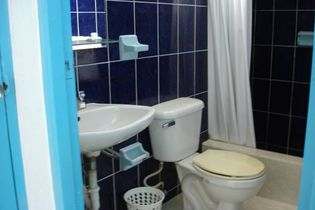 Hotel Casa Roma Bathroom